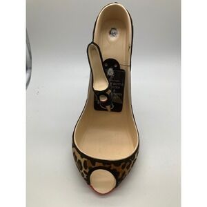 Wild Eye Designs Leopard Print High Heel Wine Bottle Holder and Stopper Set